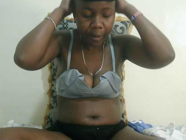 Blackdoll1 live cam on BongaCams