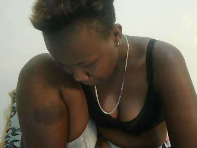Blackdoll1 live cam on BongaCams