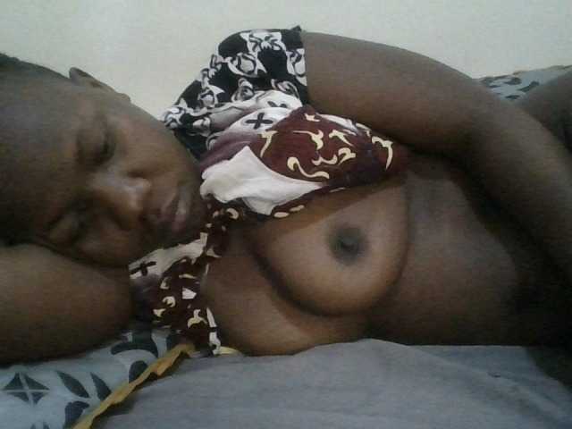 Blackdoll1 live cam on BongaCams