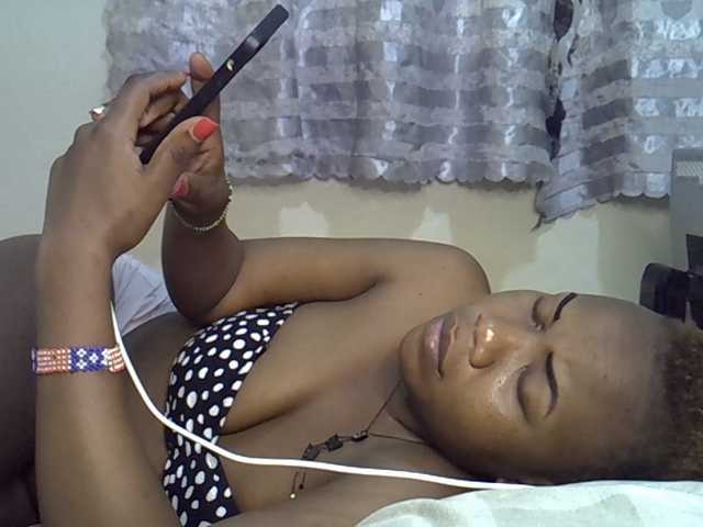 Blackdoll1 live cam on BongaCams