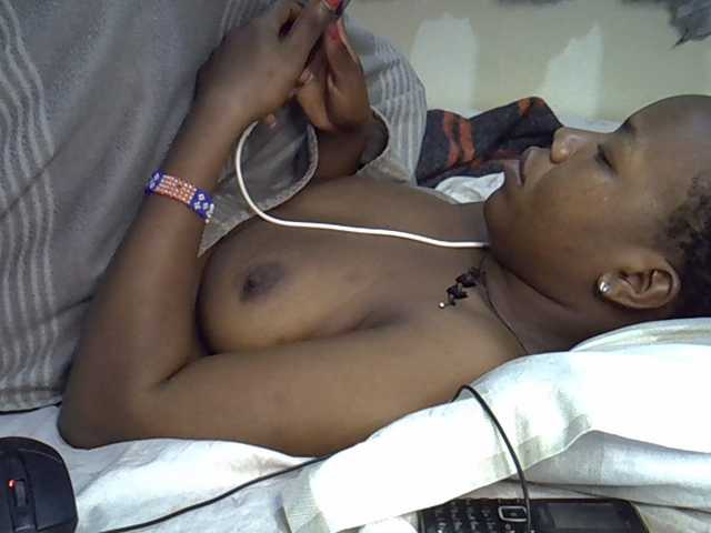 Blackdoll1 live cam on BongaCams