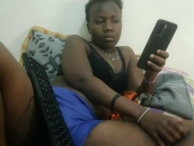 Blackdoll1 live cam on BongaCams
