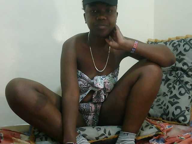 Blackdoll1 live cam on 