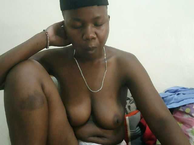 Blackdoll1 live cam on BongaCams
