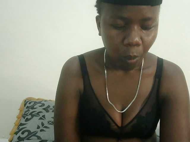 Blackdoll1 live cam on BongaCams