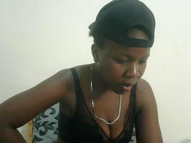 Blackdoll1 live cam on BongaCams