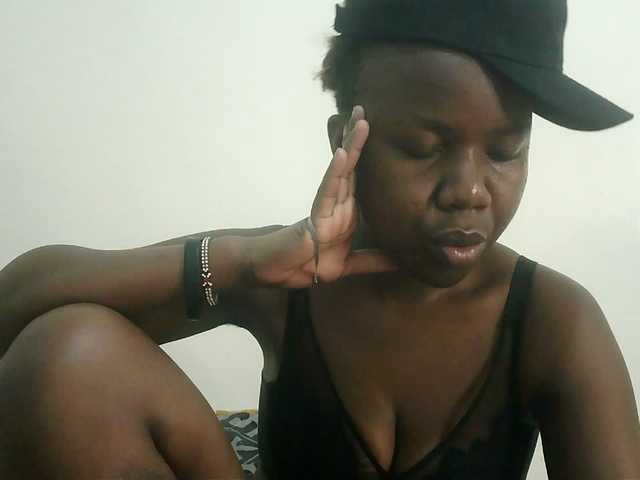 Blackdoll1 live cam on BongaCams