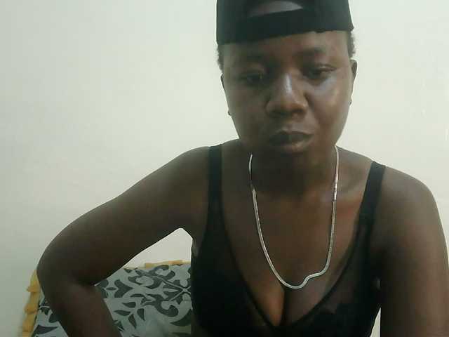 Blackdoll1 live cam on BongaCams