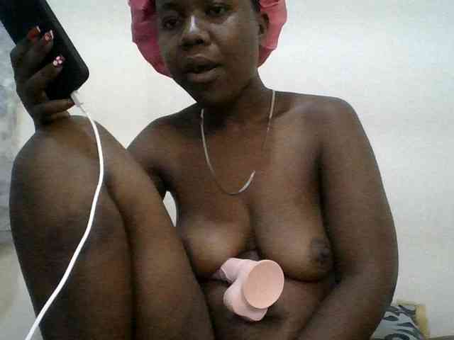 Blackdoll1 webcam