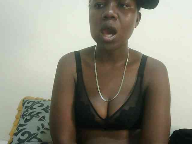 Blackdoll1 webcam