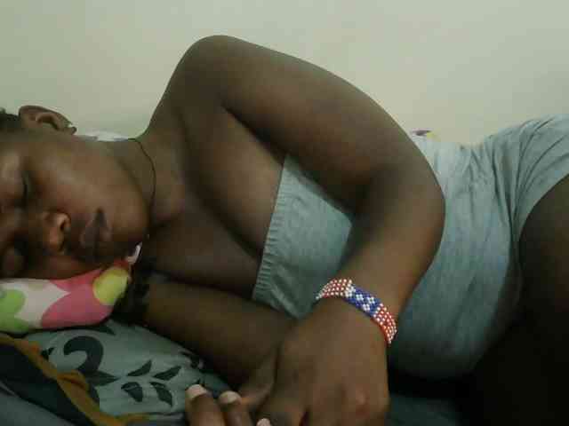 Blackdoll1 webcam