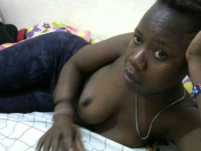 Blackdoll1 webcam