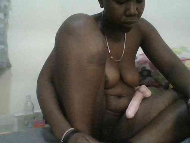 Blackdoll1 webcam