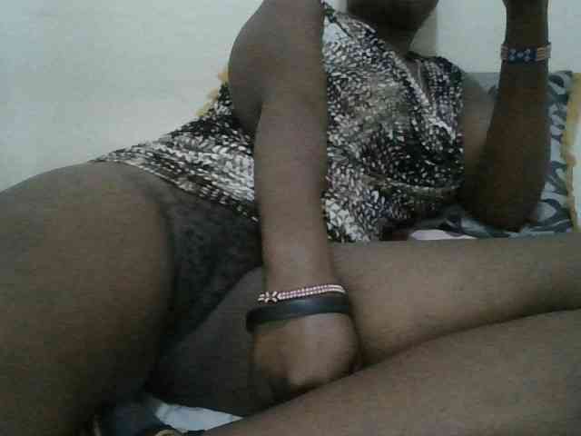 Blackdoll1 webcam