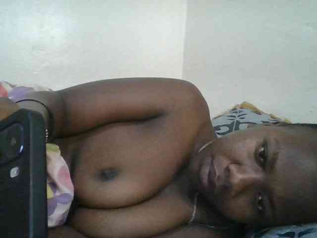 Blackdoll1 webcam