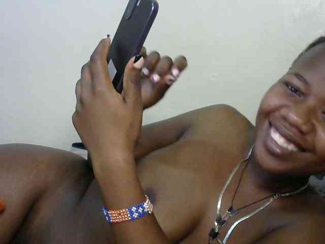 Blackdoll1 webcam