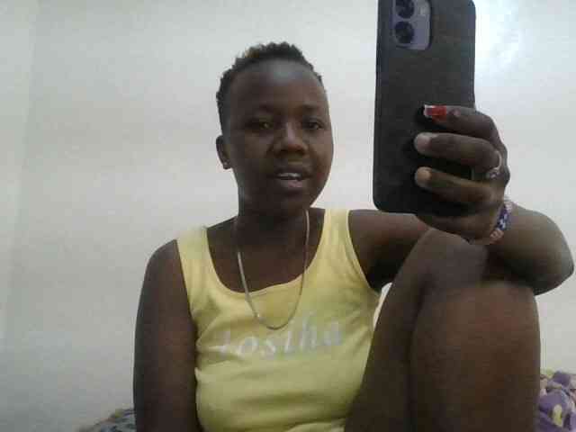 Blackdoll1 webcam