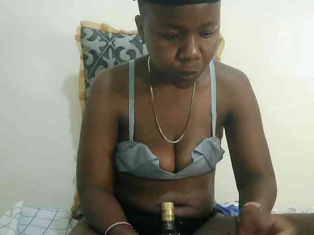Blackdoll1 webcam