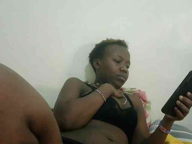 Blackdoll1 webcam