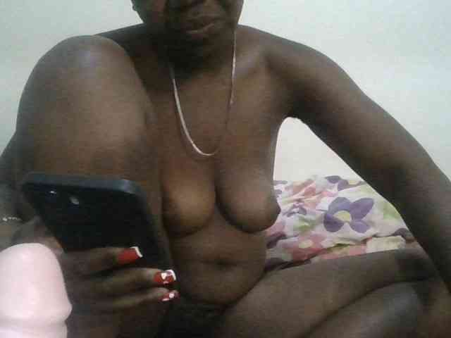 Blackdoll1 webcam