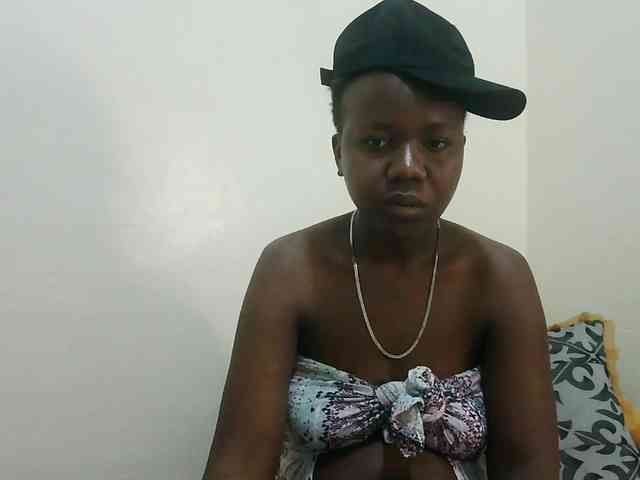 Blackdoll1 webcam