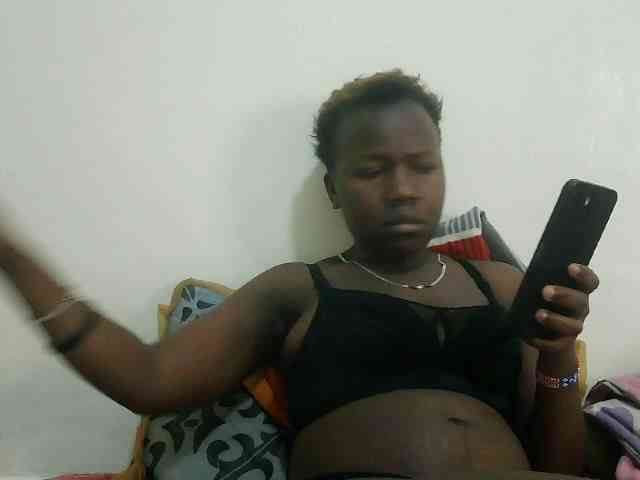 Blackdoll1 webcam