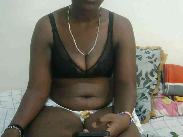 Blackdoll1 webcam