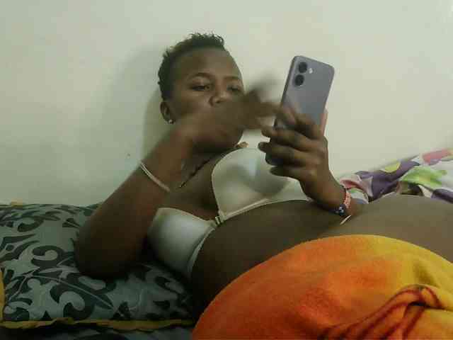 Blackdoll1 webcam