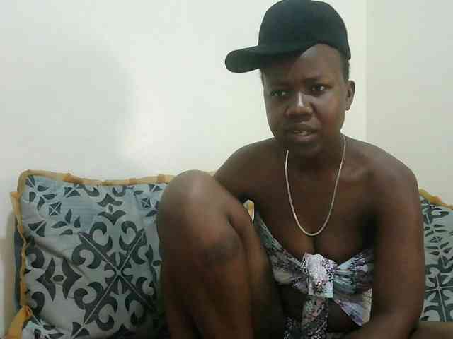 Blackdoll1 webcam