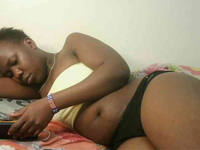 Blackdoll1 webcam