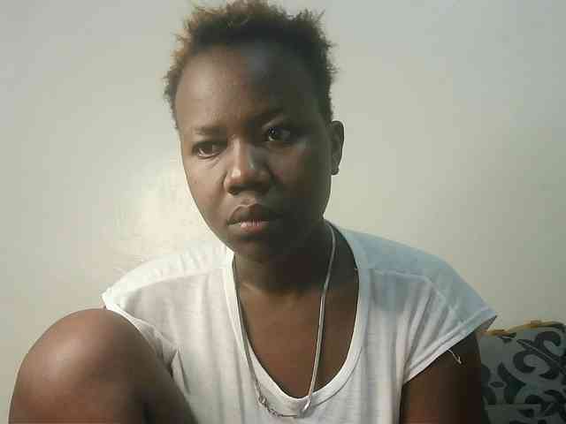 Blackdoll1 webcam