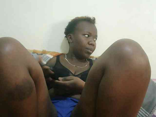 Blackdoll1 webcam