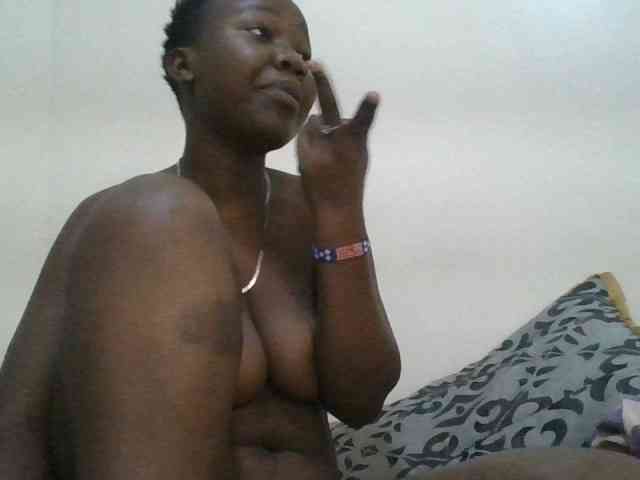 Blackdoll1 webcam