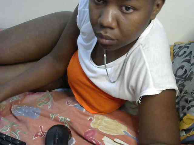 Blackdoll1 webcam