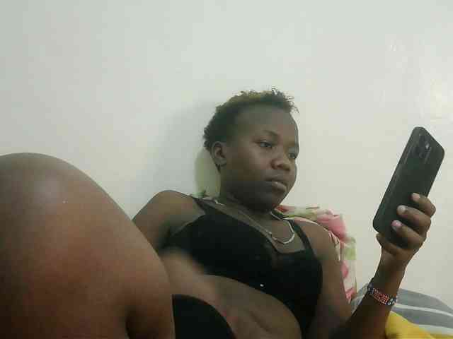 Blackdoll1 webcam