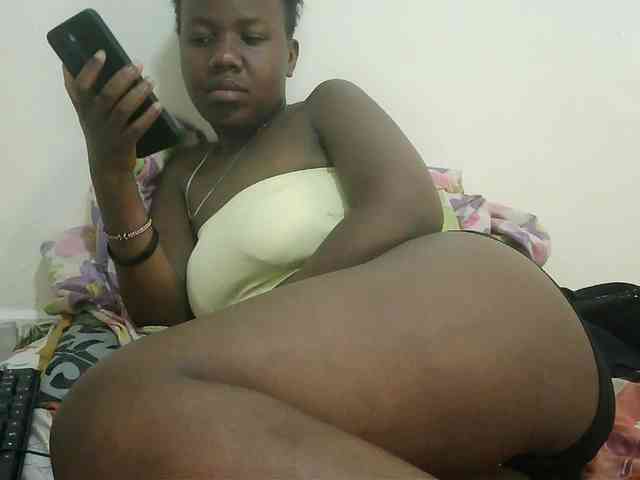 Blackdoll1 webcam