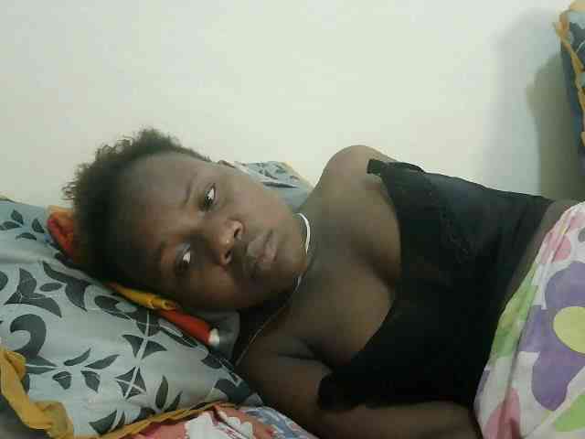Blackdoll1 webcam