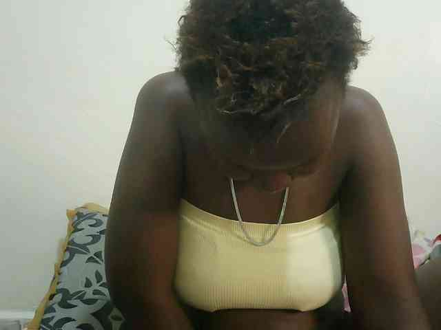 Blackdoll1 webcam