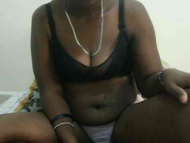 Blackdoll1 webcam