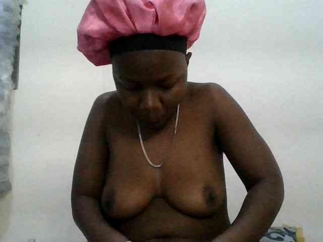 Blackdoll1 webcam