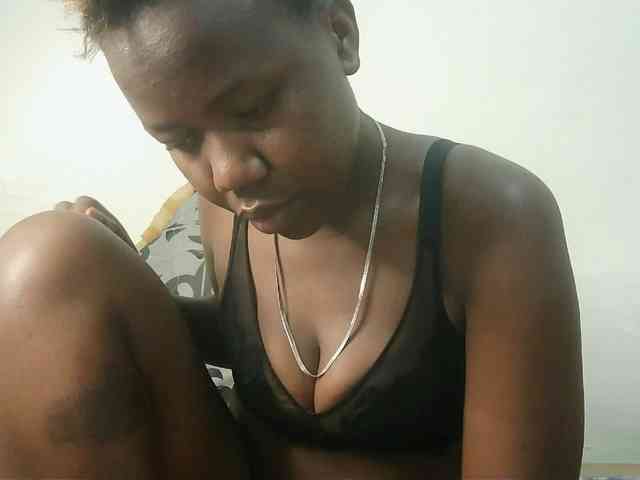 Blackdoll1 webcam