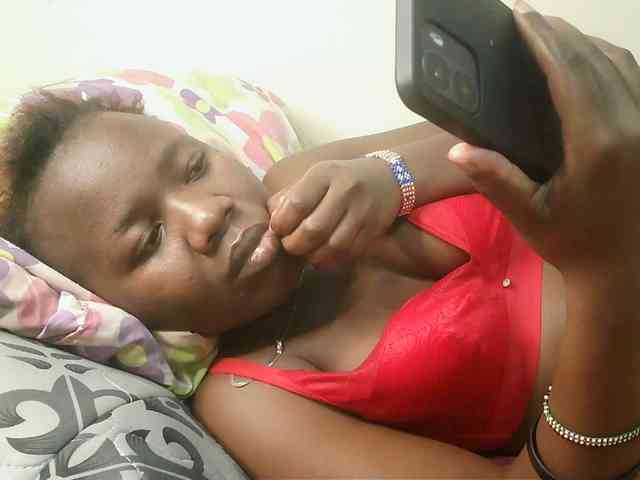 Blackdoll1 webcam