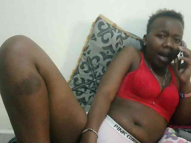 Blackdoll1 webcam