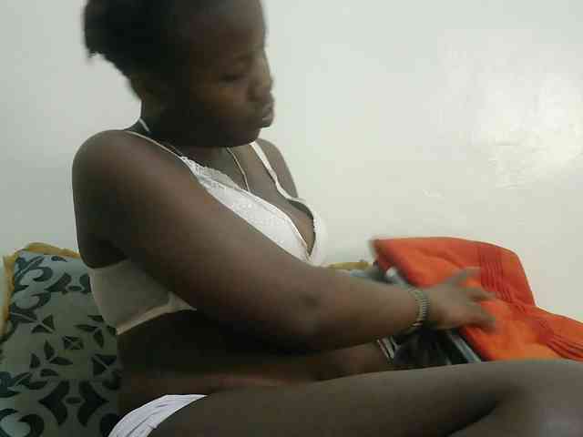 Blackdoll1 webcam