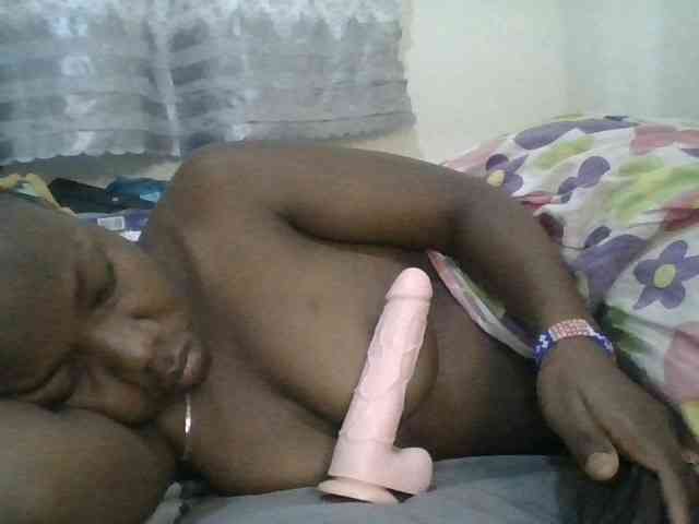 Blackdoll1 webcam