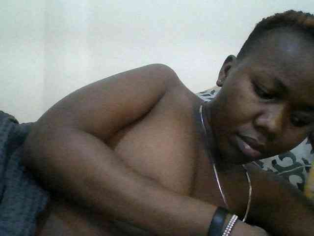 Blackdoll1 webcam