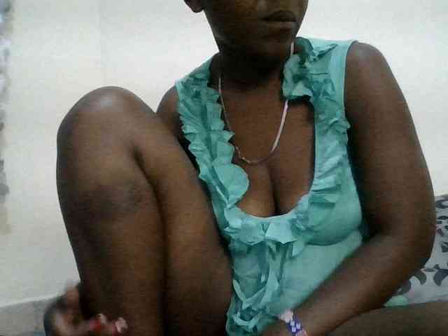 Blackdoll1 webcam