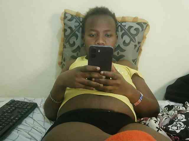 Blackdoll1 webcam