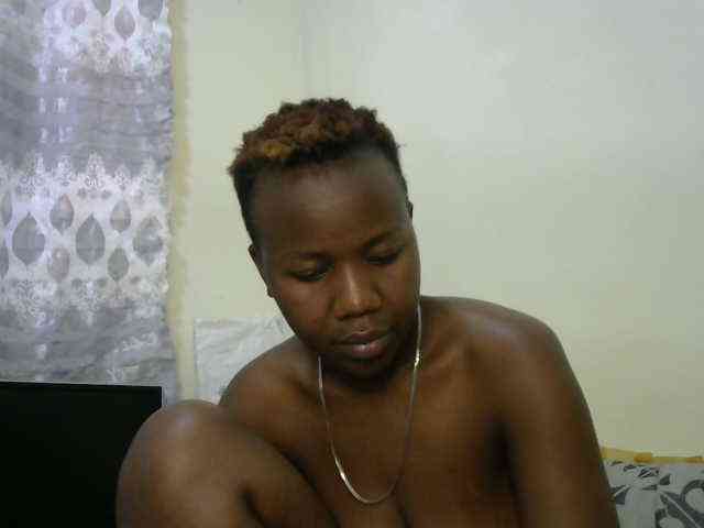 Blackdoll1 webcam