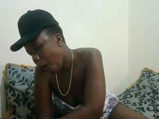 Blackdoll1 webcam